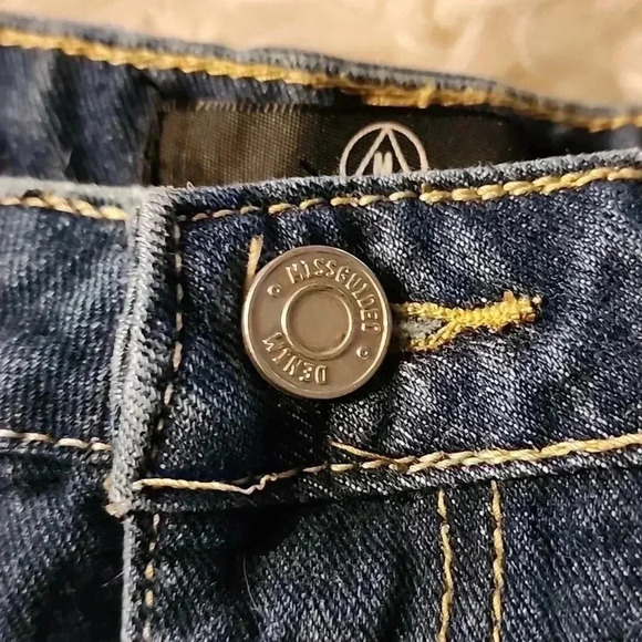 Miss Guided Denim Skirt - Picture 3 of 4